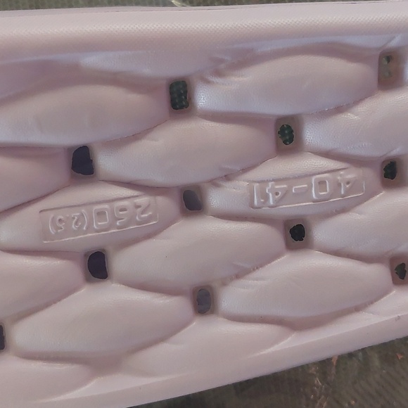 Shower slides sz 8.5-9 - Picture 11 of 16